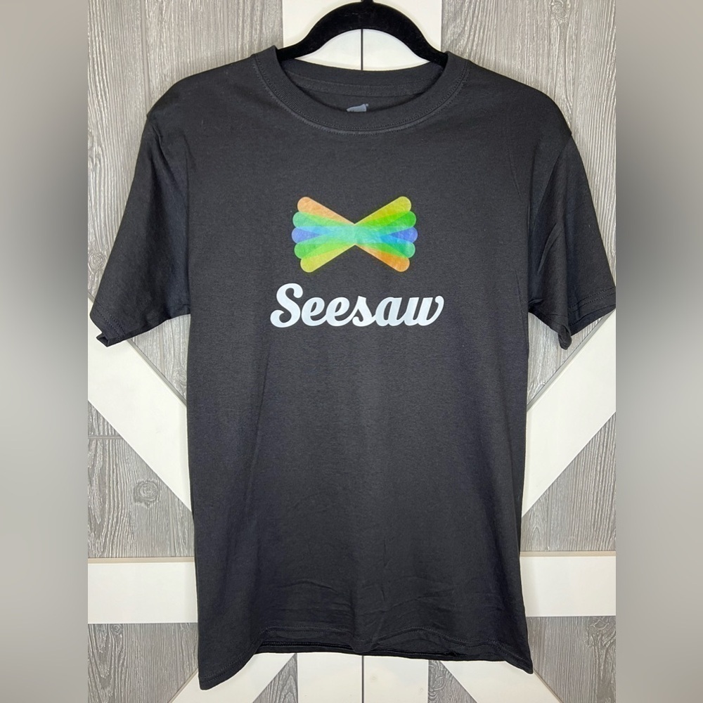 BAG032. NEW Seesaw Heavyweight Tee Small